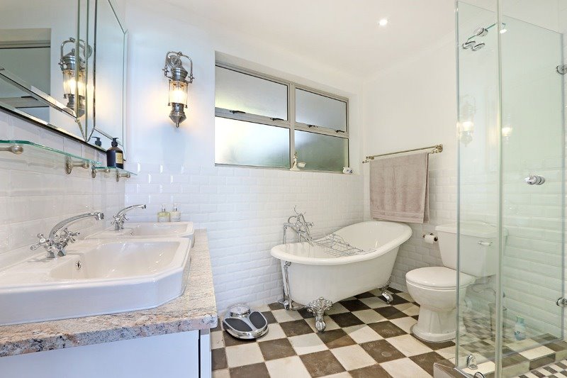 3 Bedroom Property for Sale in Clifton Western Cape